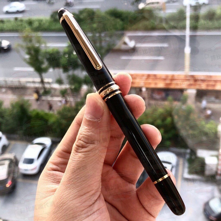 請問這隻萬寶龍的鋼筆是什麼型號