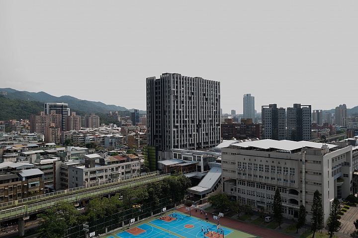 Leica Q2 近乎完美 舍我其誰！