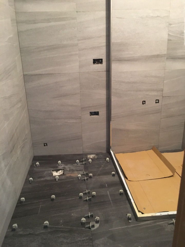想請問浴室磁磚顏色搭配