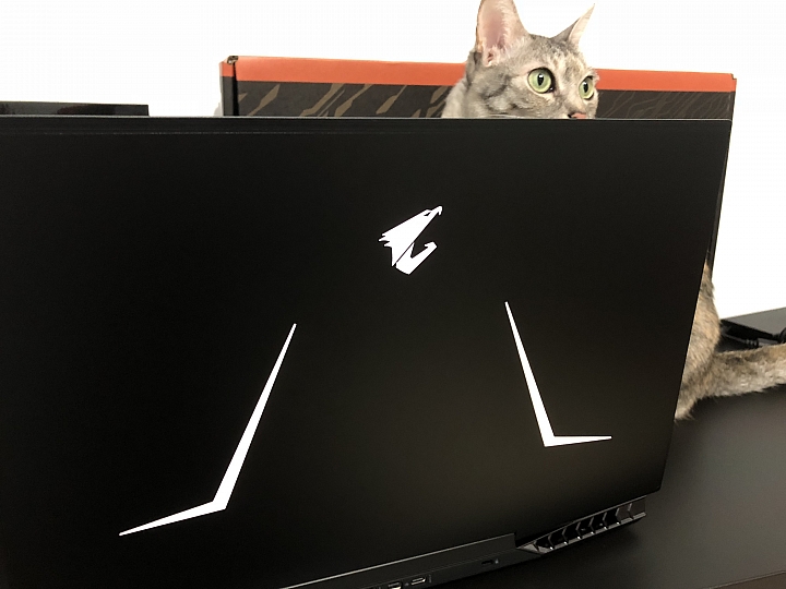 [開箱] AORUS 15 滿漢全席! + 經典遊戲實測