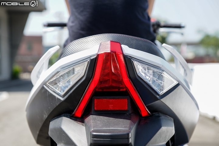 Hartford VITA 300 ABS 賽道試駕 十萬內黃牌路權首試