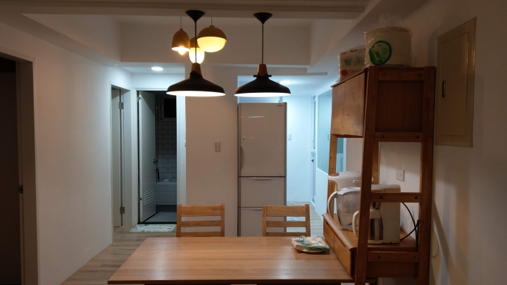 [開箱文] 鄉民風 22坪老屋翻新 x 掏寶家具 x 小白磚廁所