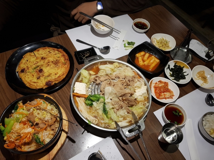 苗栗縣頭份市 尚順美食廣場/君樂飯店2F [錦山郡韓國燒肉/韓式料理] 海鮮煎餅 人參雞湯 銅盤烤肉 石鍋拌飯 2019食記