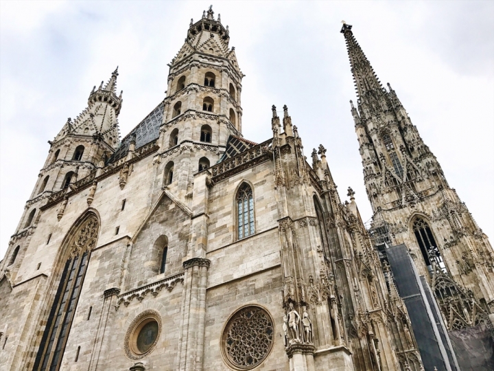 【Wien．走跳】維也納市區景點百水公寓、聖史蒂芬教堂、霍夫堡與卡爾教堂