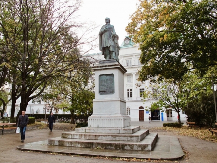 【Wien．走跳】維也納市區景點百水公寓、聖史蒂芬教堂、霍夫堡與卡爾教堂