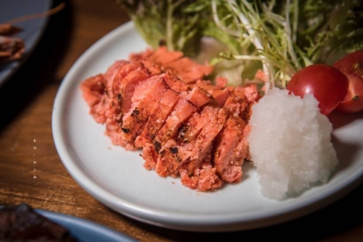 麥仔食。台北｜4AM柒日 酒食处｜炭火燒烤專門店~深夜食堂越夜越有吸引力｜松山區美食推薦 @麥仔の生活日記