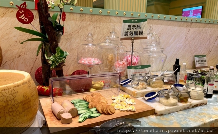 [高雄美食]林皇宮森林百匯~滿漢全席也不過如此吧:)