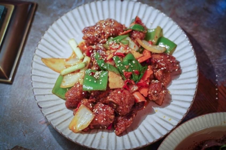麥仔食~台北｜老位川酒old seat restaurant cafe 川酒&咖啡｜椒麻帶勁川菜結合時尚調酒截然不同風格｜捷運忠孝復興美食 @麥仔の生活日記