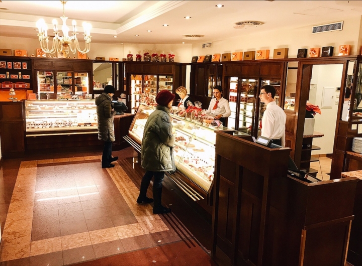 【Wien．好食】維也納餐廳Kurkonditorei Oberlaa來份奧地利傳統美食炸豬排