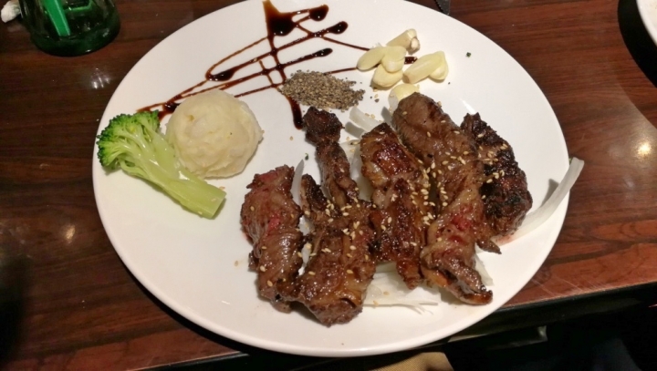 [桃園-中壢-中原大學商圈]肉肉的誘惑--『黑炭牛排』