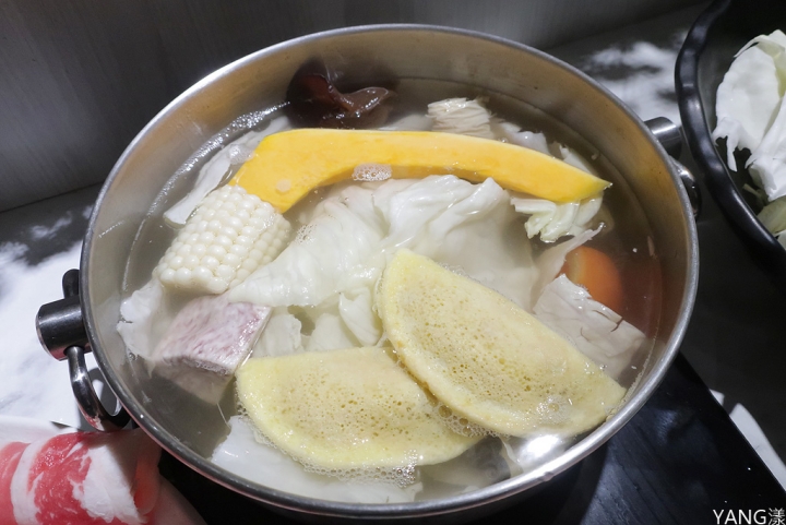 【松山】熊飽鍋物東興店，高質感單點涮涮鍋還有泰迪熊陪吃