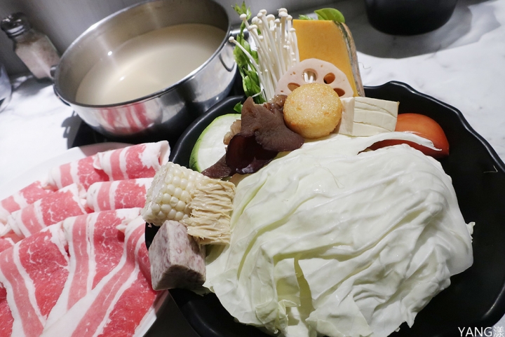 【松山】熊飽鍋物東興店，高質感單點涮涮鍋還有泰迪熊陪吃