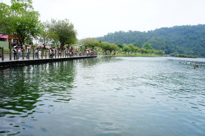 【宜蘭冬山鄉 | 餐廳】縈繞著異國氛圍的築夢木屋✈飛行碼頭 DUCK DOCK