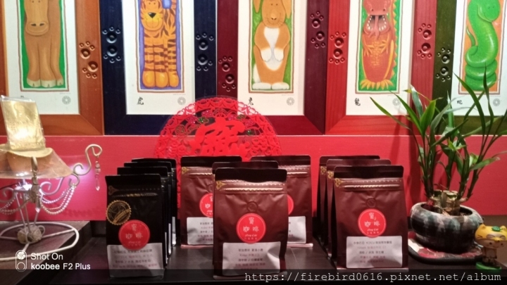 [桃園中壢-中原大學]咖啡控視角的『甯咖啡』--富有溫度的手沖咖啡簡餐店 （同步報導中原電競耳機店）