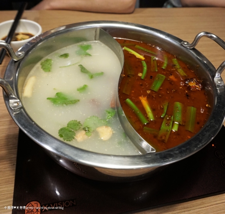 [內湖]台北川老爺麻辣鍋•牛骨皮蛋鍋•熱炒