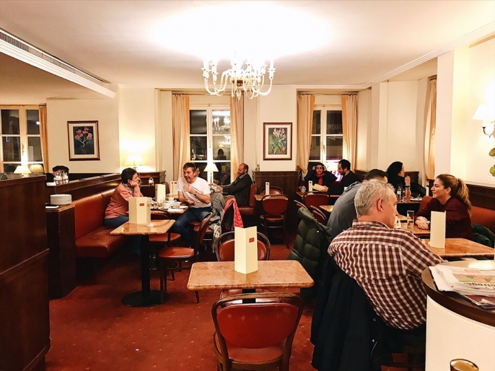 【Wien．好食】維也納餐廳Kurkonditorei Oberlaa來份奧地利傳統美食炸豬排