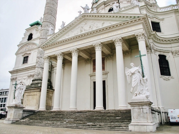 【Wien.走跳】維也納市區景點百水公寓、聖史蒂芬教堂、霍夫堡與卡爾教堂