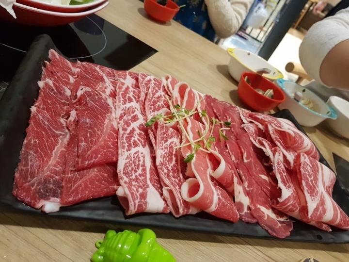 [推薦]近六張犁捷運站步行6分鐘的鍋集院食膳鍋物*一試成主顧的養生湯頭令人驚豔!