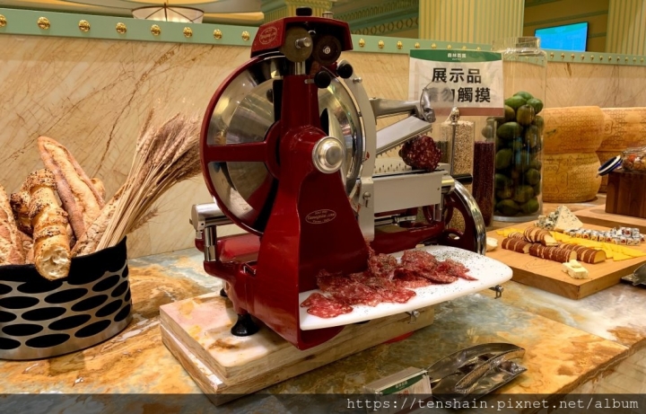 [高雄美食]林皇宮森林百匯~滿漢全席也不過如此吧:)