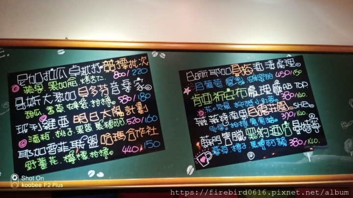 [桃園中壢-中原大學]咖啡控視角的『甯咖啡』--富有溫度的手沖咖啡簡餐店 （同步報導中原電競耳機店）
