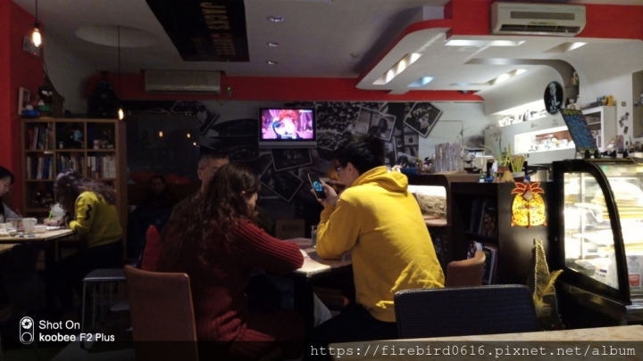 [桃園中壢-中原大學]咖啡控視角的『甯咖啡』--富有溫度的手沖咖啡簡餐店 （同步報導中原電競耳機店）