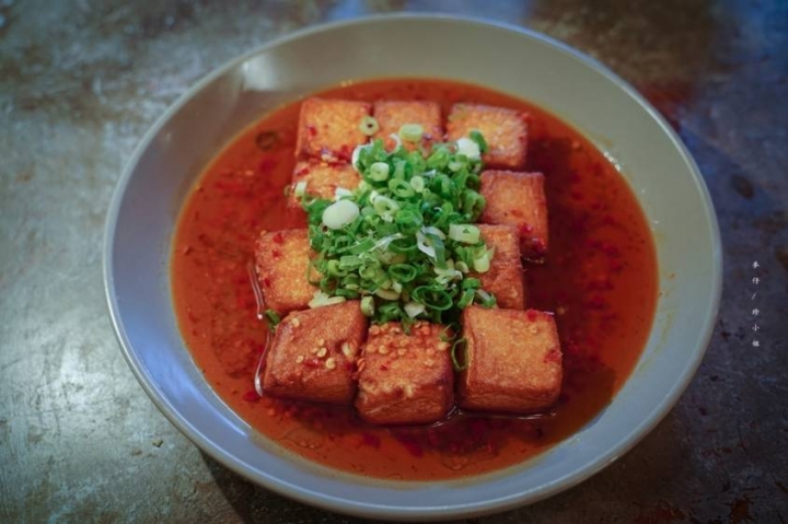 麥仔食~台北｜老位川酒old seat restaurant cafe 川酒&咖啡｜椒麻帶勁川菜結合時尚調酒截然不同風格｜捷運忠孝復興美食 @麥仔の生活日記