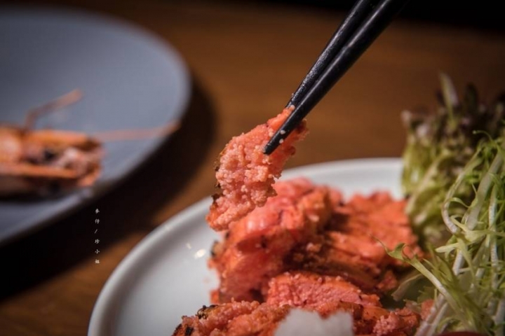 麥仔食。台北｜4AM柒日 酒食处｜炭火燒烤專門店~深夜食堂越夜越有吸引力｜松山區美食推薦 @麥仔の生活日記