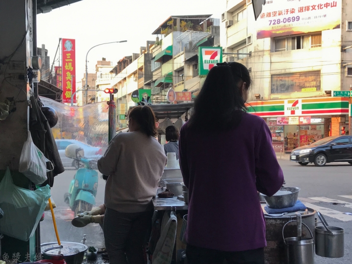 【美食。食記】彰化市 三民市場 在地嚮導的秘密集會 澎湖伯豆花圓仔湯 甜點 下午茶 推薦 必吃 手工 薑汁