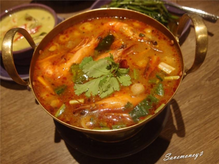Nara Thai Cuisine台中中友店|連續多年榮獲最佳泰國料理餐廳,4人套餐很推喔! - 達人Emily的播報台