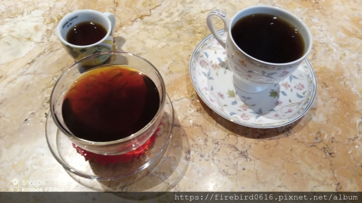 [桃園中壢-中原大學]咖啡控視角的『甯咖啡』--富有溫度的手沖咖啡簡餐店 （同步報導中原電競耳機店）