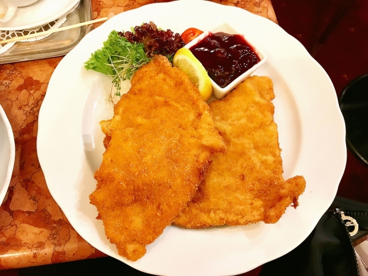 【Wien．好食】維也納餐廳Kurkonditorei Oberlaa來份奧地利傳統美食炸豬排