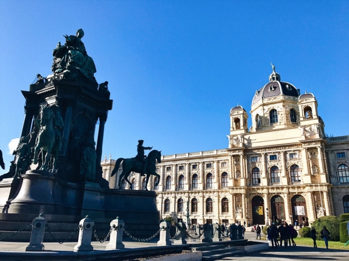 【Wien.走跳】維也納市區景點百水公寓、聖史蒂芬教堂、霍夫堡與卡爾教堂