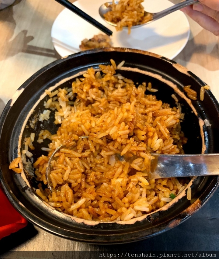 [台北美食]興記菜館煲仔飯微風南山店~真的道地嗎？
