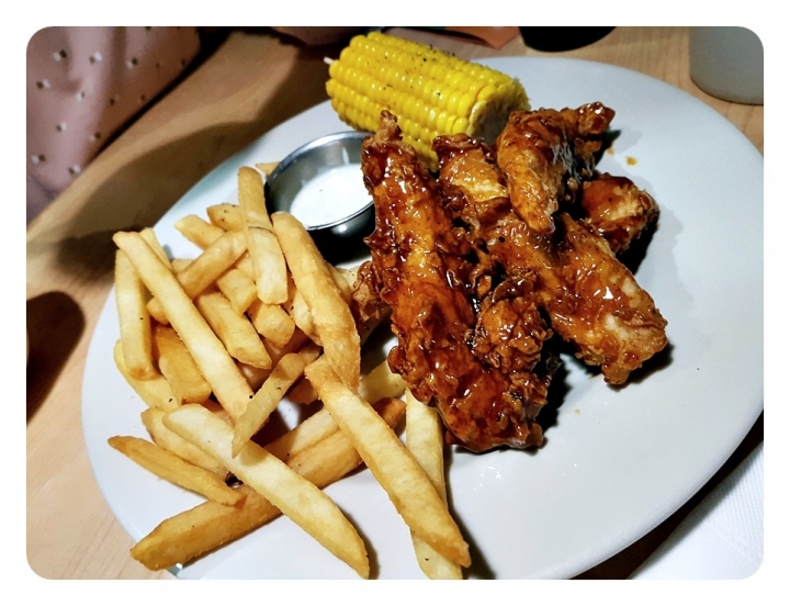 台中市 老虎城Tiger City [Chili's Grill & Bar 美式休閒餐廳] 牛排 漢堡 炸物 沙拉 墨西哥料理 義大利麵 海鮮料理 種類多,適合聚餐 生日慶祝