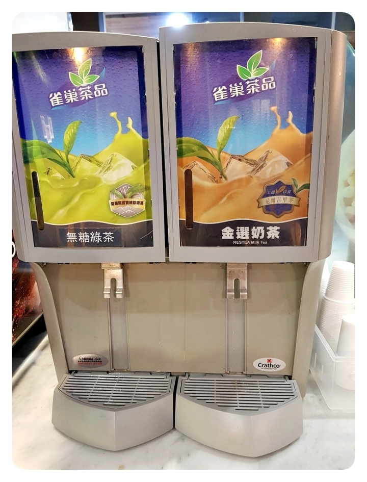 苗栗縣頭份市建國路[食鼎香 親愛的鍋]百元價位平價火鍋~ 飲料/小美冰淇淋/魯肉飯無限取用 2019食記 ~ 韓式泡菜鍋不錯吃~泡菜多!