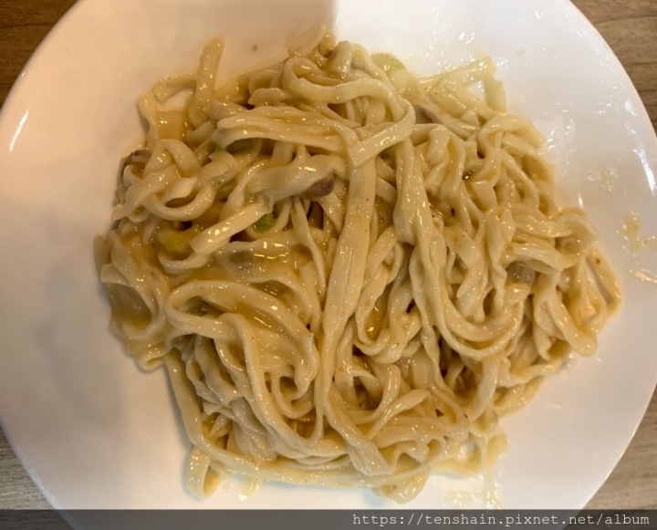 [台北美食]興記菜館煲仔飯微風南山店~真的道地嗎？