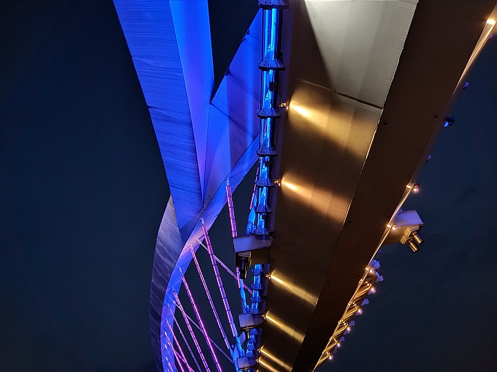 realme 3小試 平價機打電量不稀奇、看點在超級夜景！