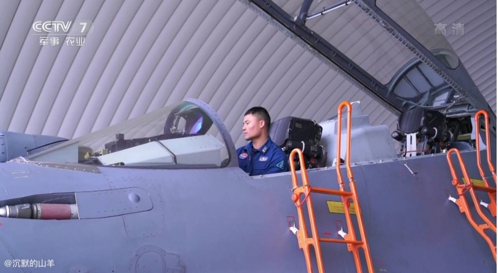 殲16戰機戰鷹出擊