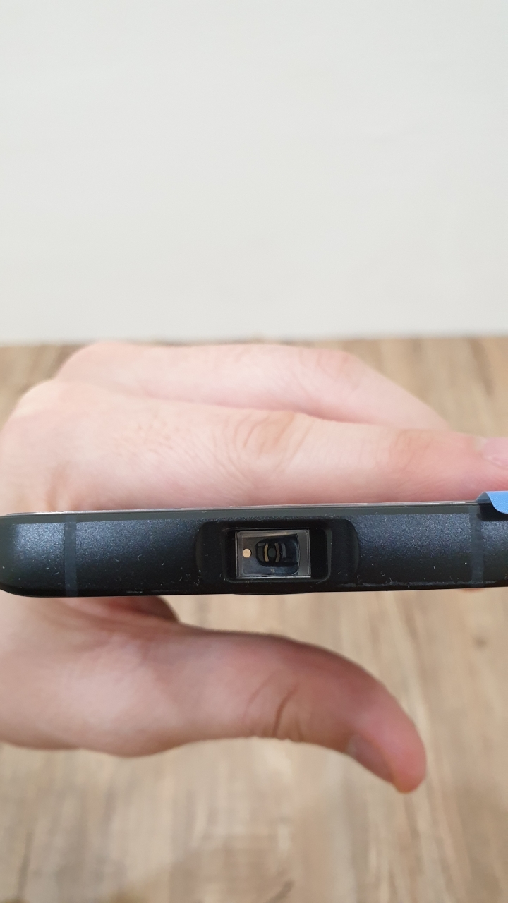 不專業開箱 Blackview Max1 投影機手機