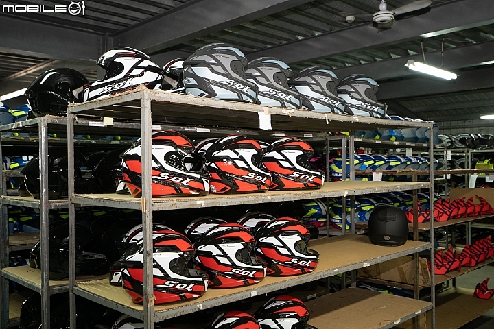 破解對國產帽的迷思！SOL HELMETS 安全帽撞擊測試實驗室、生產線參訪