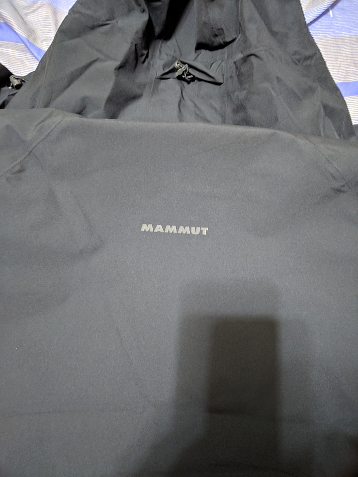 【開箱】MAMMUT GTX防水外套-第一彈