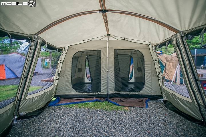 女兒的移動城堡。Turbo Tent Lodge 360