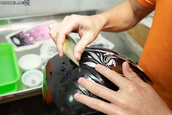 破解對國產帽的迷思！SOL HELMETS 安全帽撞擊測試實驗室、生產線參訪