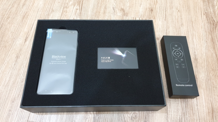 不專業開箱 Blackview Max1 投影機手機