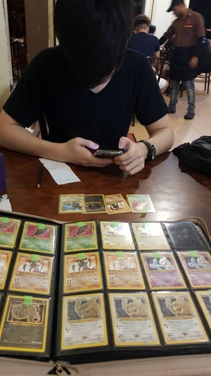 有人在收集pokemon卡牌嗎？