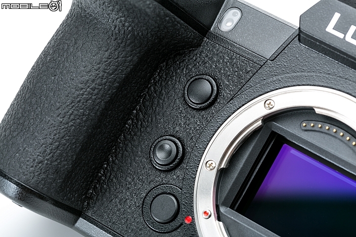 Panasonic Lumix S1R / S1 評測報告｜霸氣外型與專業性能兼備，47.3MP 進軍高畫素戰場！