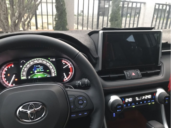 TOYOTA RAV4 2019年版 車機無法啟動