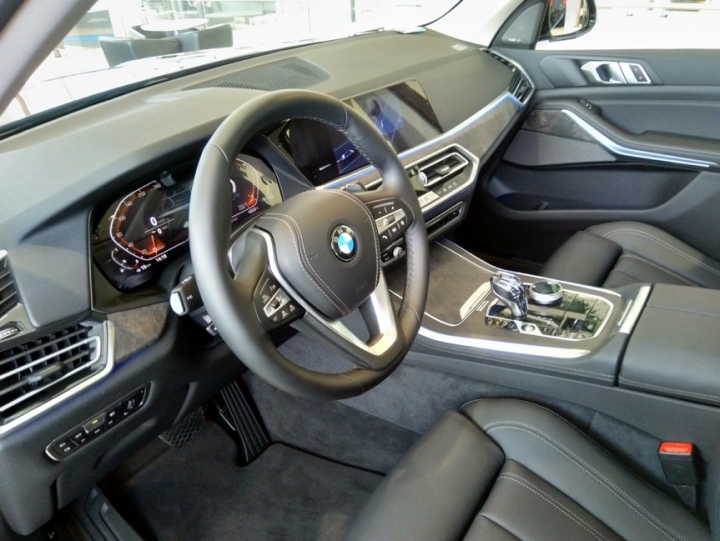 [心得] BMW X5 vs XC90實車比較
