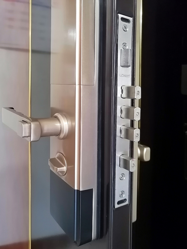 兩道門安裝電子鎖(EZSET PL2S0S10-RF + LOKIN 6611)的評估歷程