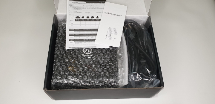 [開箱] 台式燈光美學 Thermaltake Toughpower GX1 RGB 600W 金牌電源供應器 By 沁凱